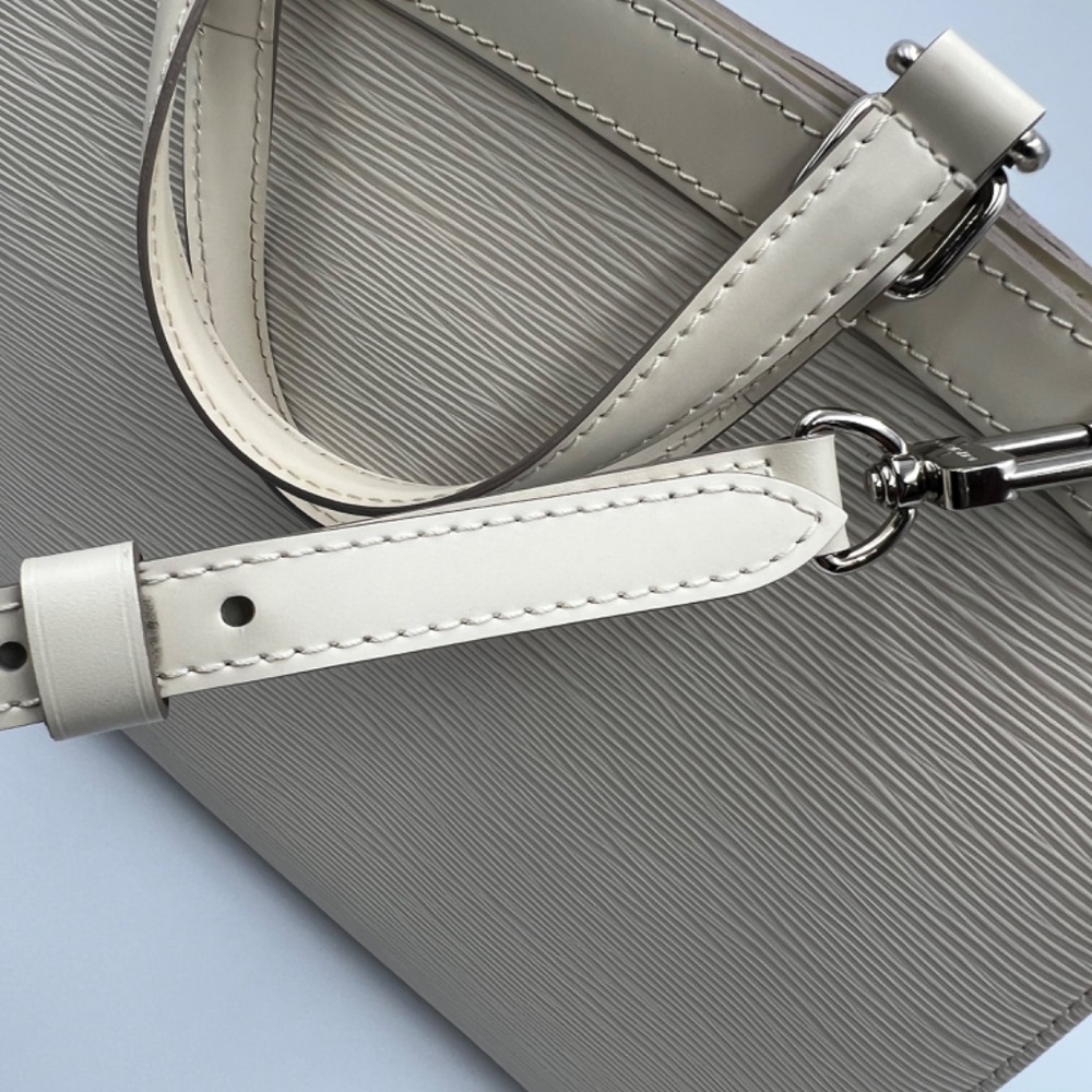 LOUIS VUITTON  Epi Brea MM Ivory - Picture 7 of 16